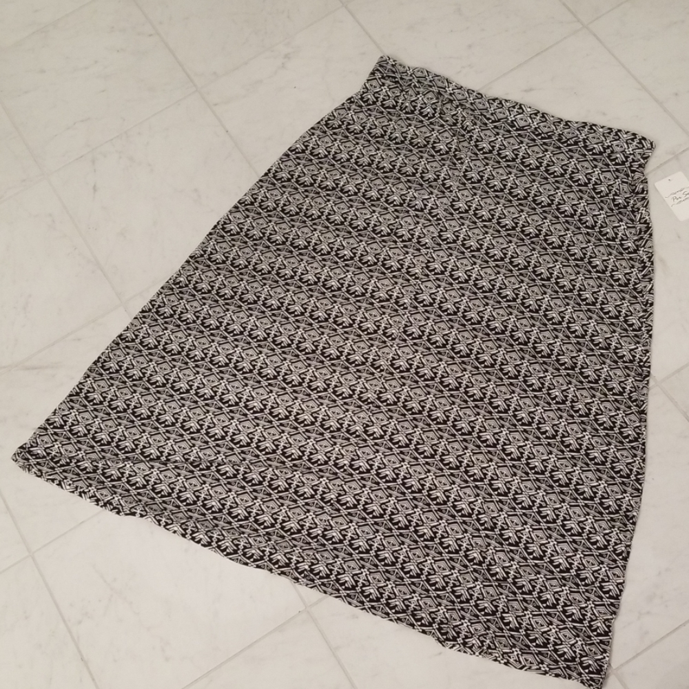 NWT {Per Se} Black & White Patterened Maxi Skirt
